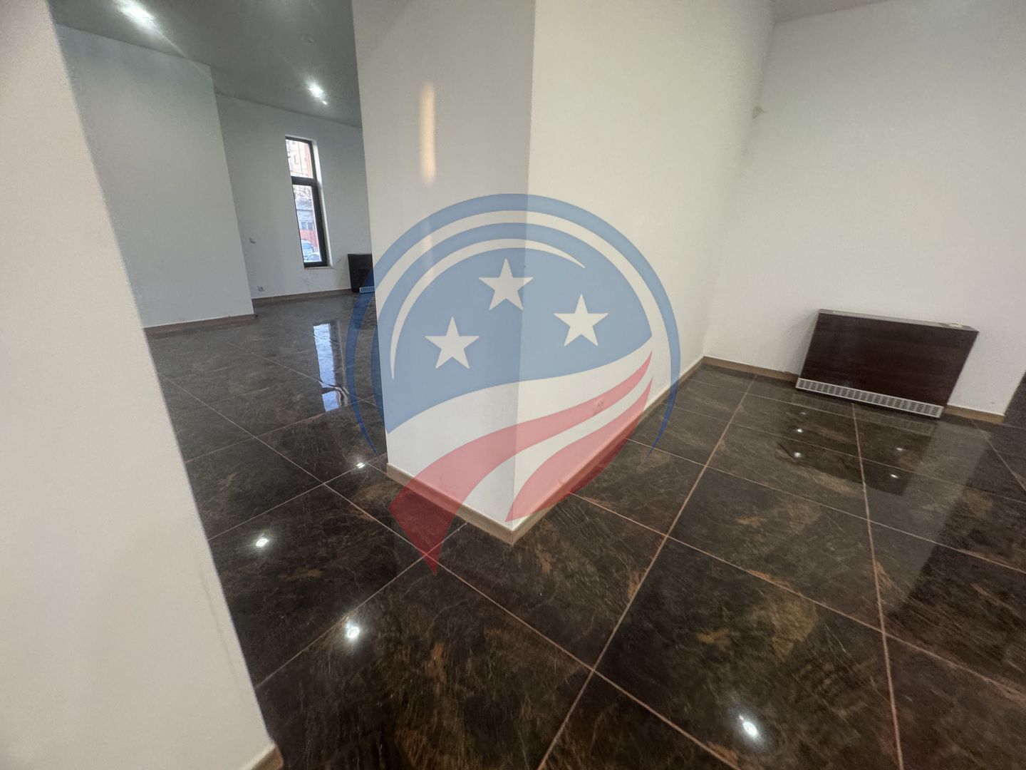 Spațiu de închiriat ultracentral – ideal pentru afacerea ta! - Poză 7