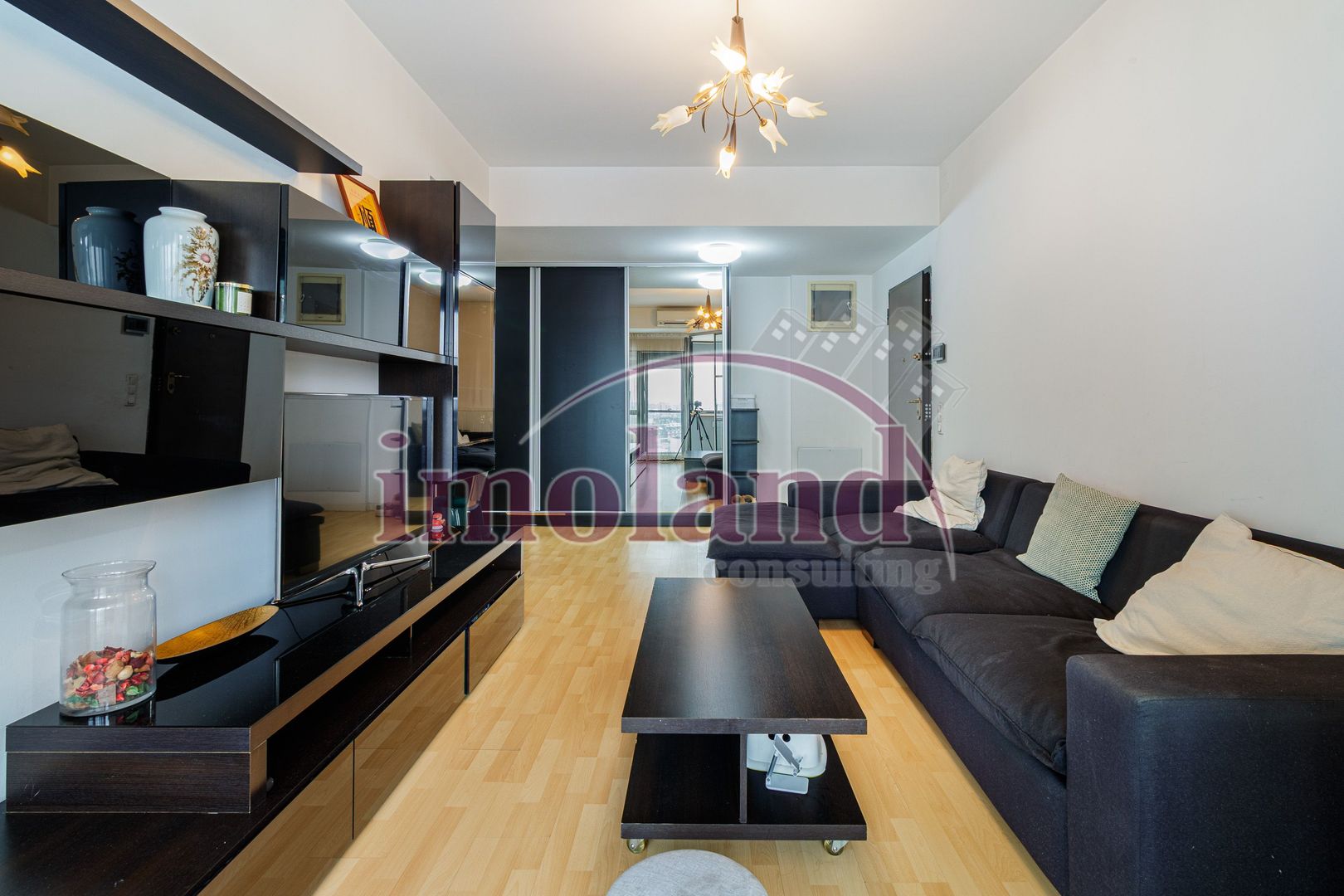 Vanzare Apartament 3 Camere -2 bai - Complex Delea Veche 24 - Poză 2