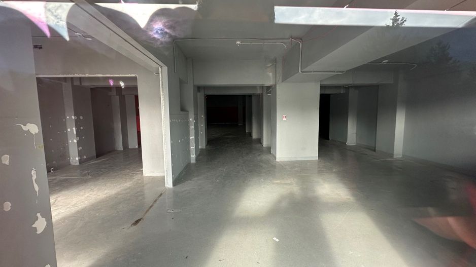 Spatiu comercial 757 mp - Poză 1