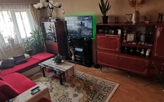 Apartament 3 camere de vânzare zona V. Aron - Poză 2
