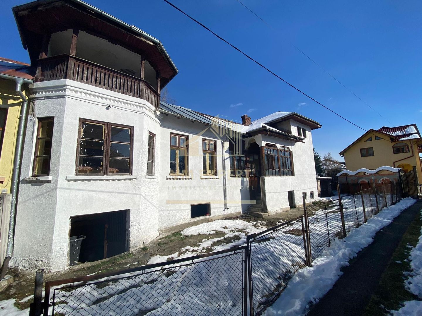 CASA 3 CAMERE, TEREN 300 MP, CENTRU, CAMPULUNG - Poză 1