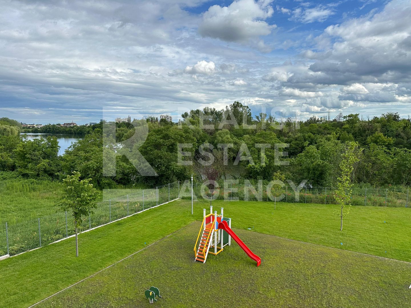 Apartament spațios cu 2 camere, vedere la lac, Sisești - Poză 2