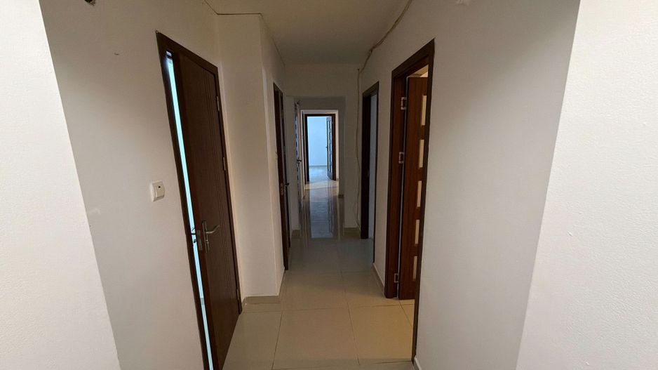 Apartament cu 3 camere decomandat 72 M² cu balcon și pivniță - Poză 13