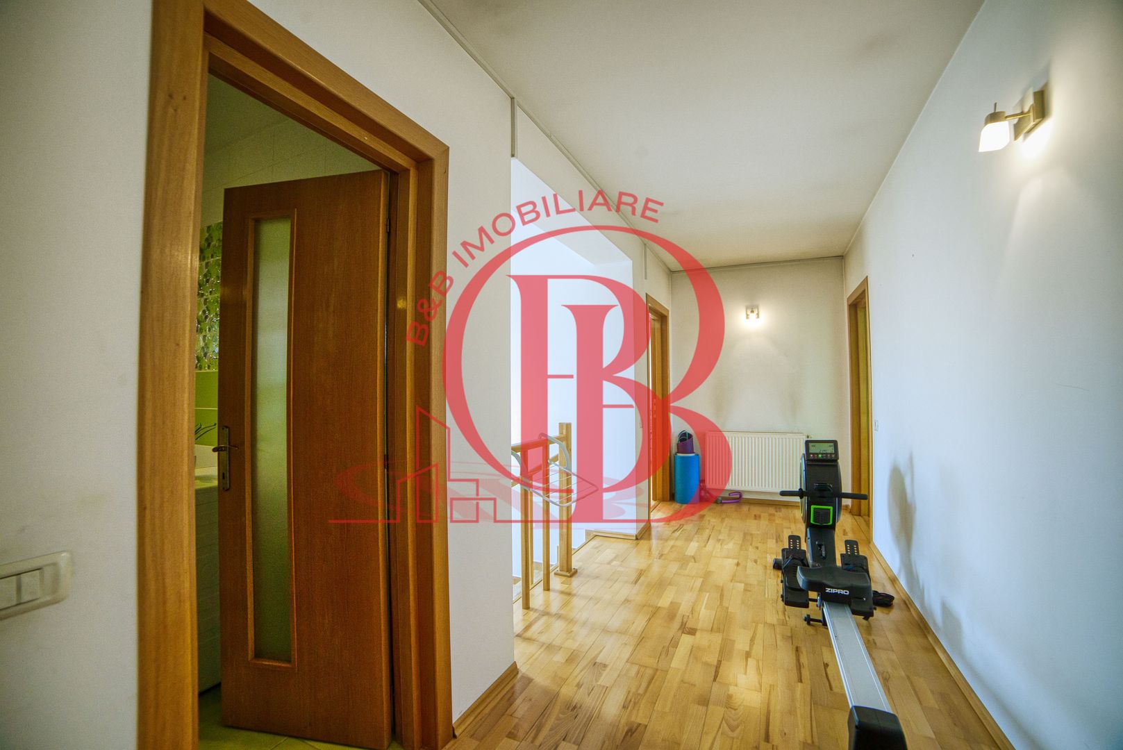 Casa complet mobilata 5 camere 3 bai curte generoasa - Poză 24