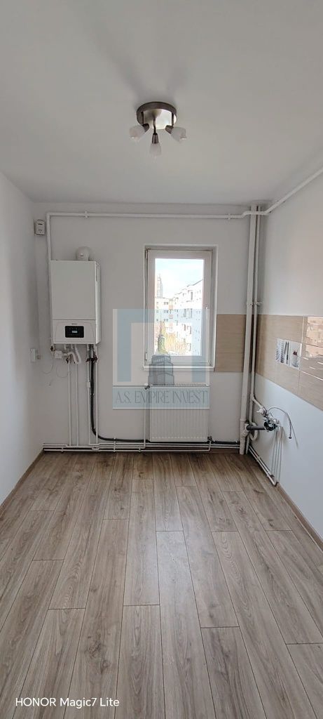 Apartament 2 camere, semidecomandat, zona Grivitei - Poză 2