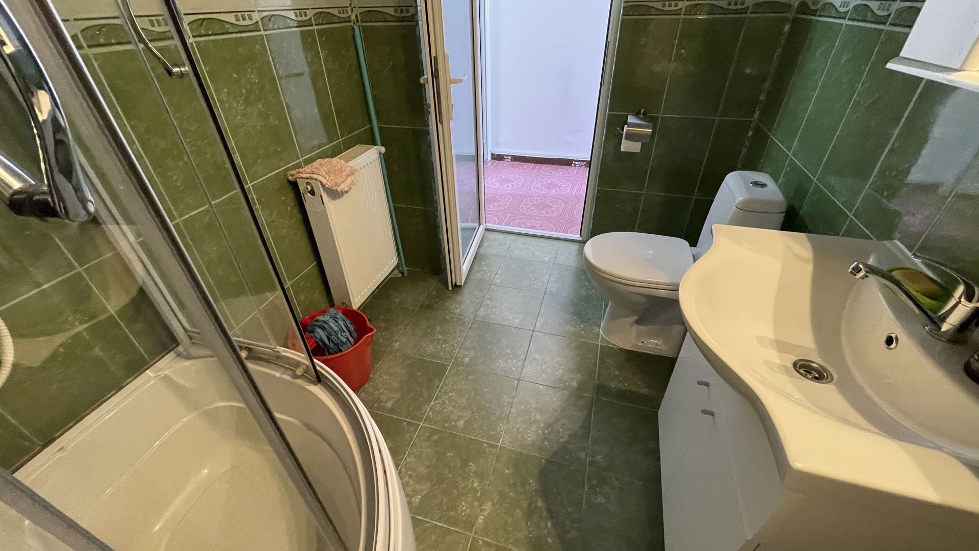 Apartament spațios cu două camere, etajul 4 cu acoperiș. - Poză 23