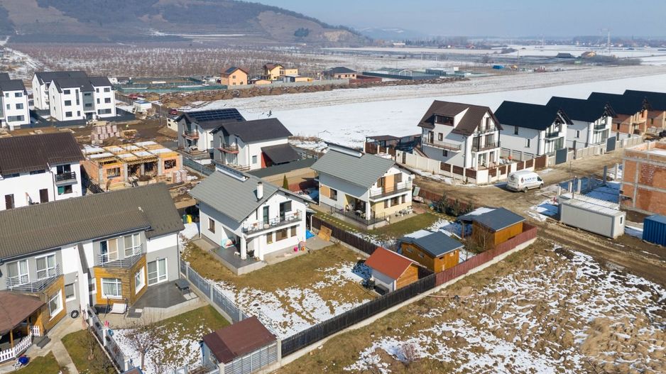 Casă Individuală Modernă de Vânzare | Sânpetru, Brașov - Poză 46