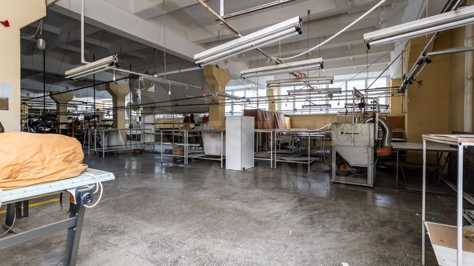 Chirie, spațiu industrial, 3000 mp, str. Sprîncenoaia, Centru - Poză 24