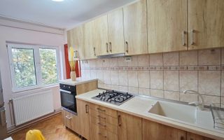 Apartament mare, decomandat, bucatarie separata. PET FRIENDLY. - Poză 4