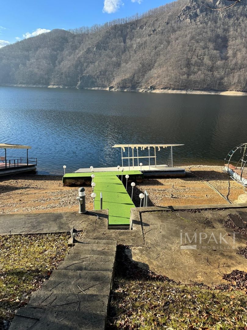 Casa de vacanta pe malul Lacului Tarnita, 650 m2 teren - Poză 2