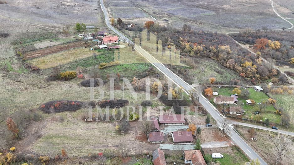 Oportunitate investitie: două reședințe de vacanță/ cabane 3940mp teren - Poză 16