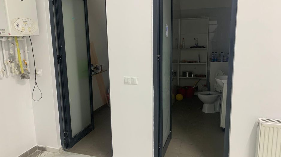 Spatiu comercial de inchiriat Damaroaia - Poză 14