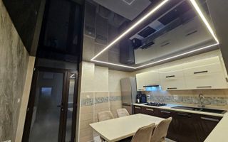 De vanzare  casa 2 camere, renovata -Piata Centrala, 89.000 euro - Poză 1