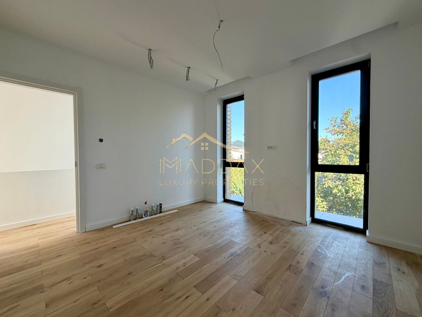Vila Mediteraneana P+1E // 5 camere / 136 mp utili /garaj / Tunari - Poză 61