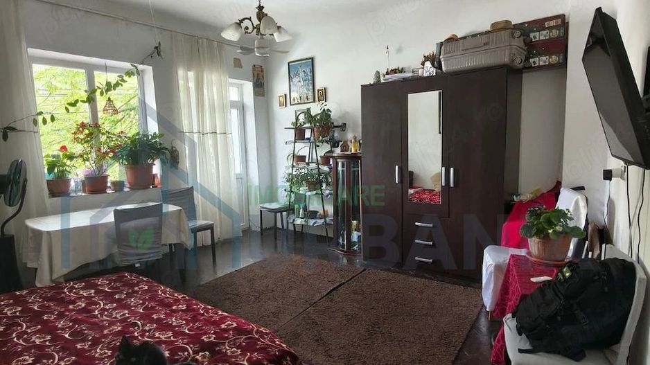 Apartament 3 camere decomandat, clădire istorică 1950, centrul Iașului – Potențial lux/business - Poză 1