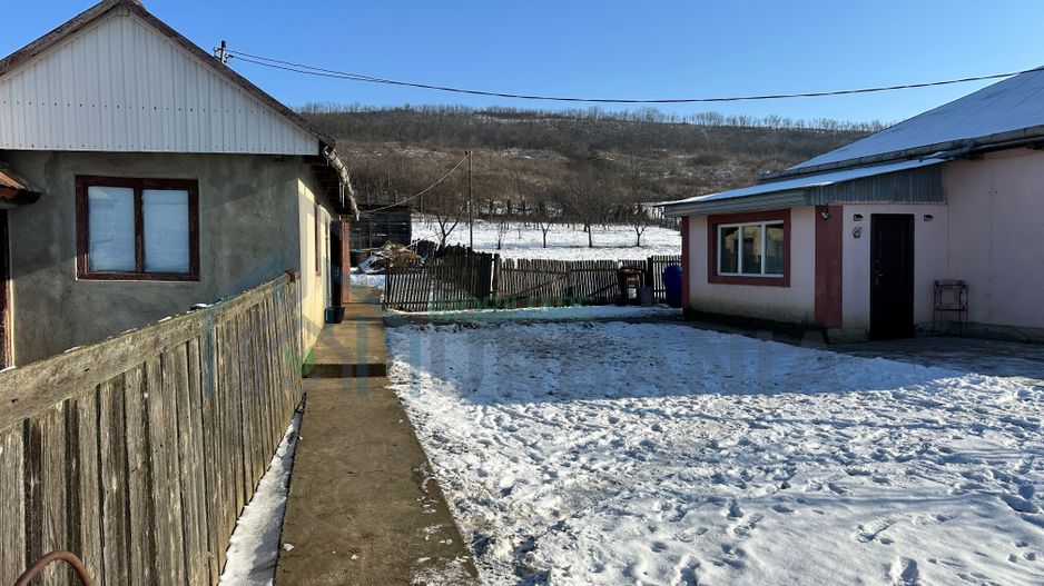 Casă și teren de vânzare în județul Iași - Poză 2