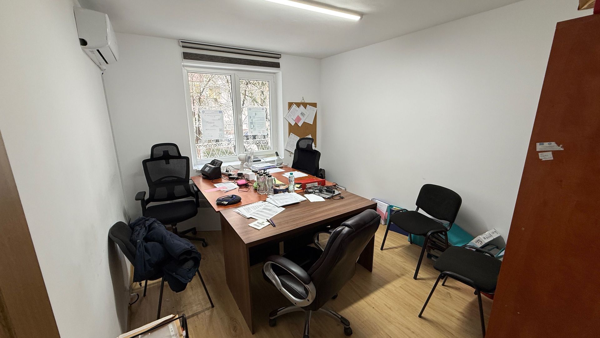 De vanzare 4 Camere, Crangasi,  Renovat 2025 - Poză 1