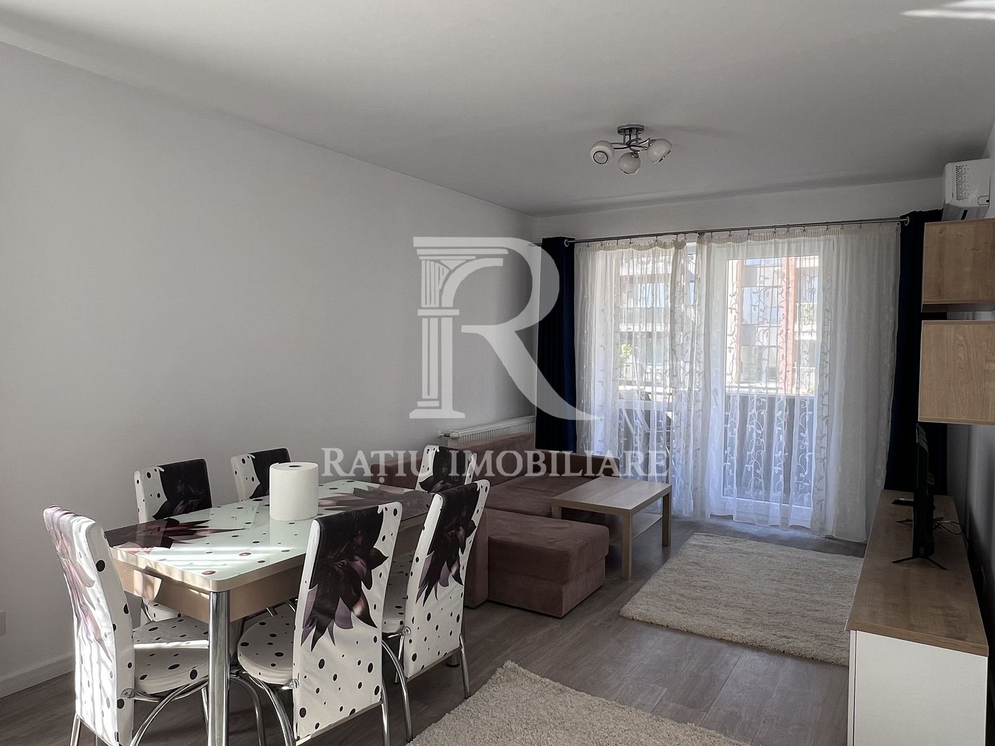Apartament cu 3 camere | Etaj 1 | Prima Universitatii | Oradea - Poză 1
