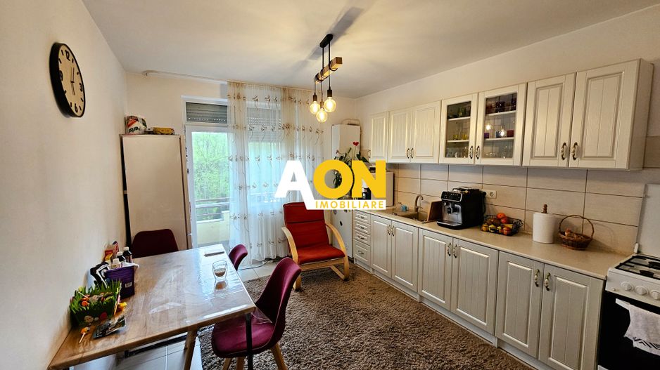 Apartament 2 camere, 56 mp, etaj 1,  2 balcoane, Cetate - Poză 1