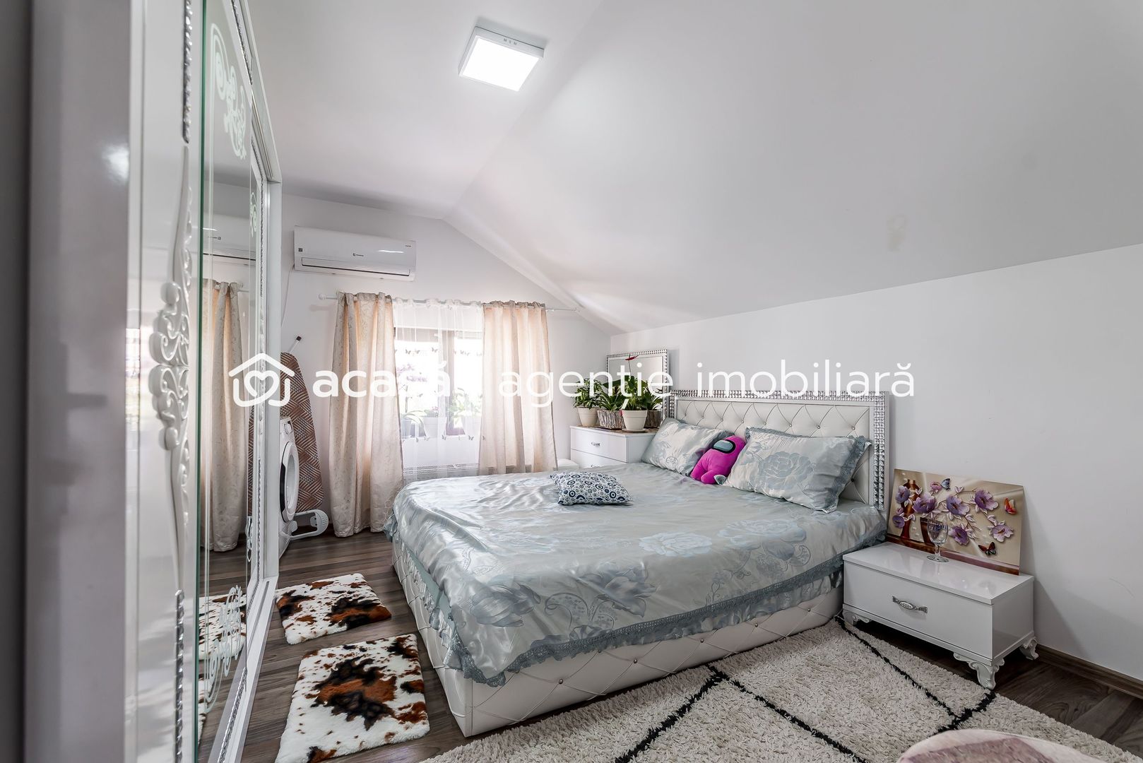 Mansardă cu 2 dormitoare și loc de parcare - 0% COMISION - Poză 1