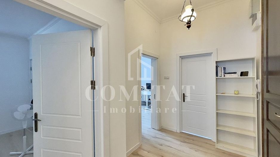 Apartament cu 3 camere Ultracentral - Poză 9