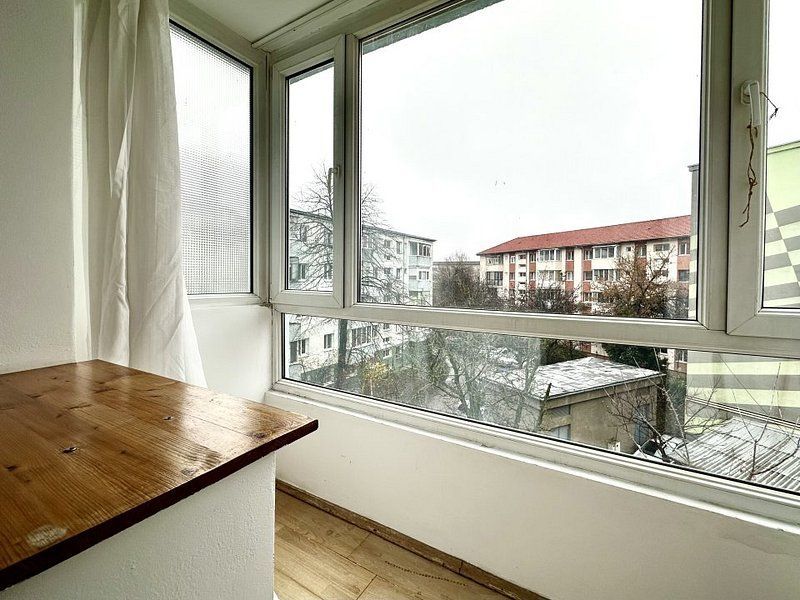 Apartament cu 3 camere de vânzare - Poză 5