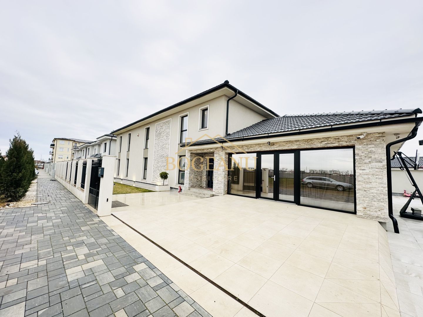 BG03-Vila de Lux 7 camere,Piscina-COMISION 0% - Poză 2