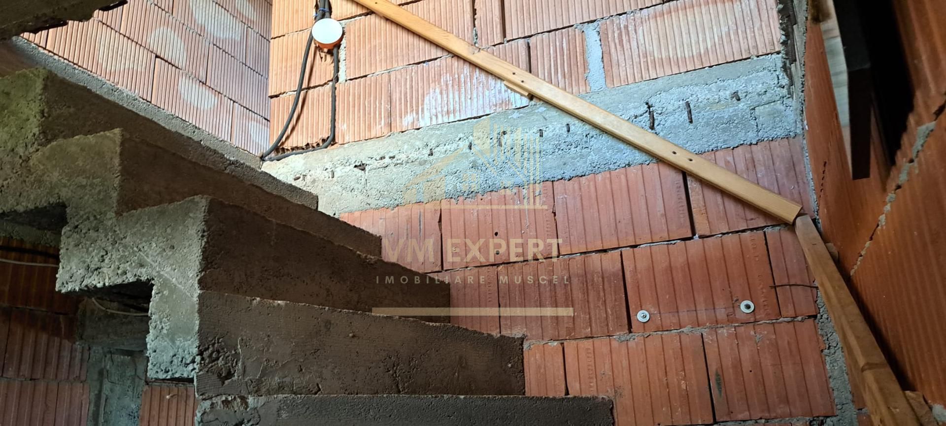 VILA 4 CAMERE, TEREN 787 MP, PISCANI, ARGES - Poză 5