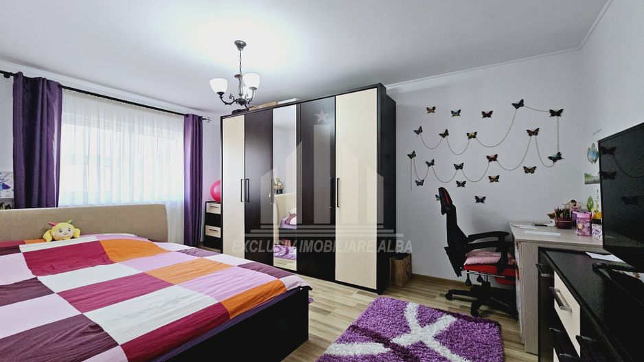 Apartament cu 3 camere de vanzare, Cetate - Poză 8