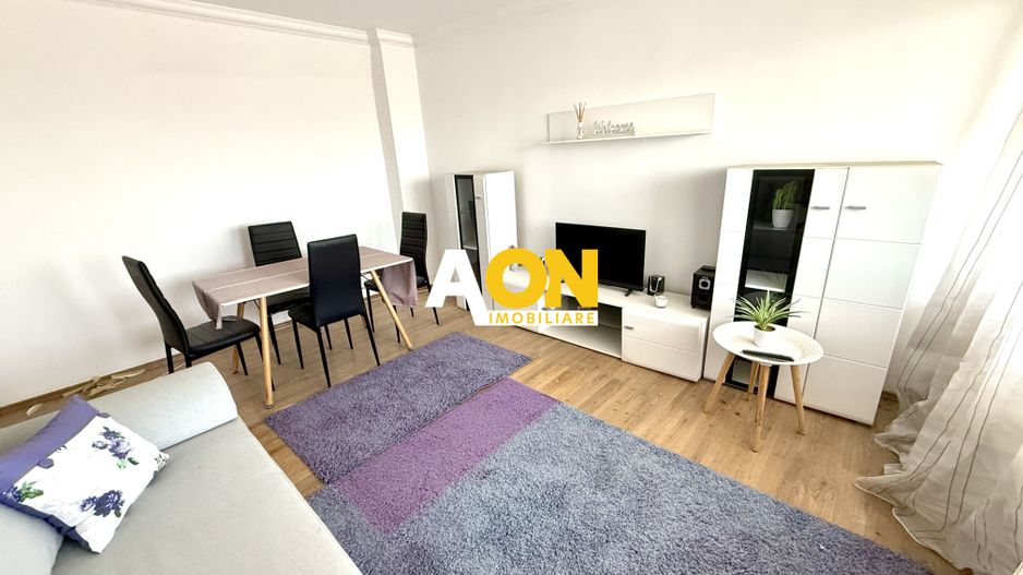 De vanzare apartament 2 camere, vedere superba Cetatea Alba Carolina - Poză 1