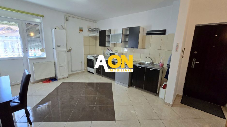 Apartament cu 2 Camere, Bloc cu Lift, Zonă Ultracentrală - Poză 2