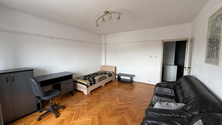 De inchiriat! Apartament spatios pe Nicolae Titulescu - Poză 3