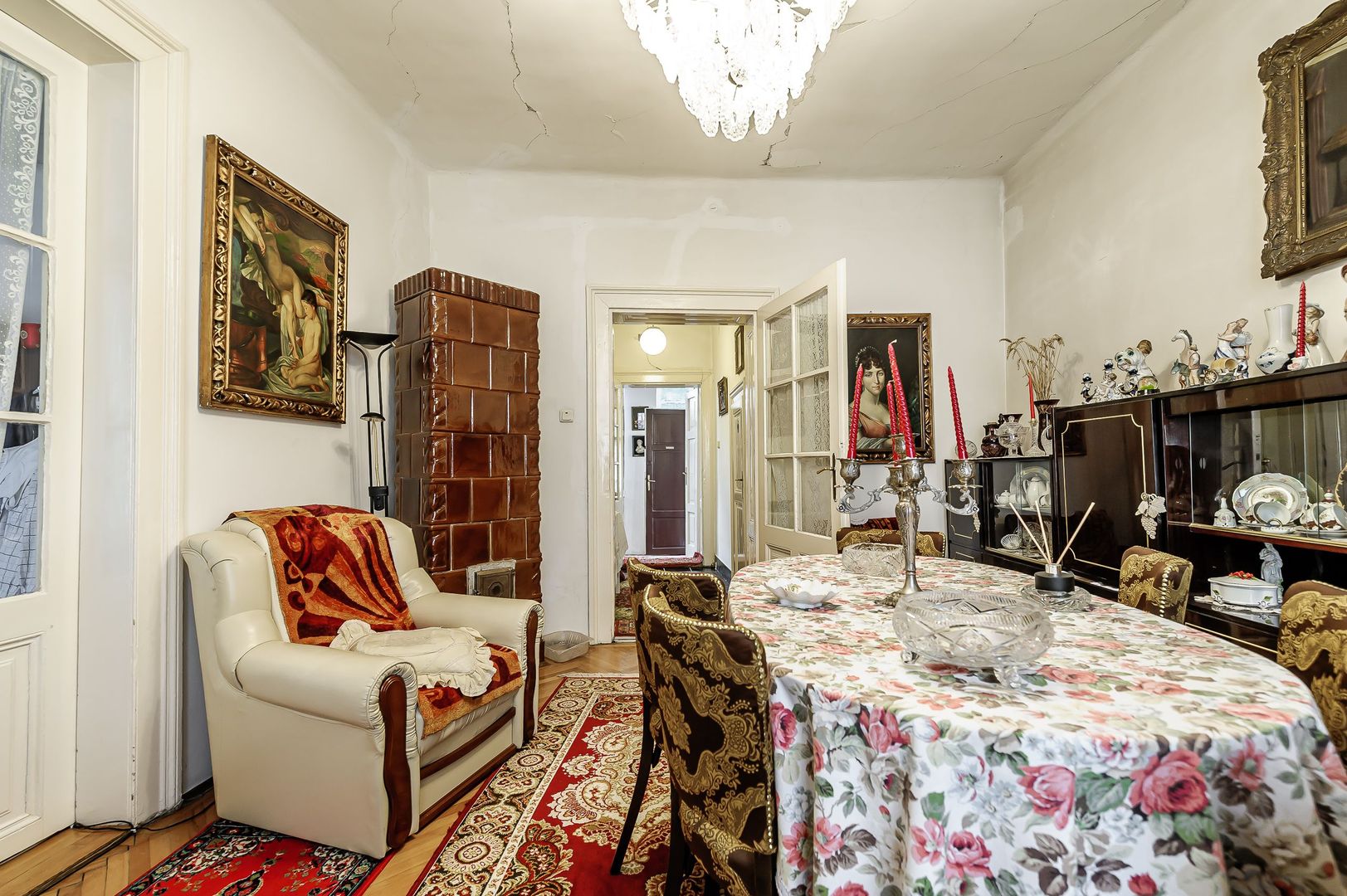 Casa cu potențial maxim, la un pas de centrul orașului! - Poză 3