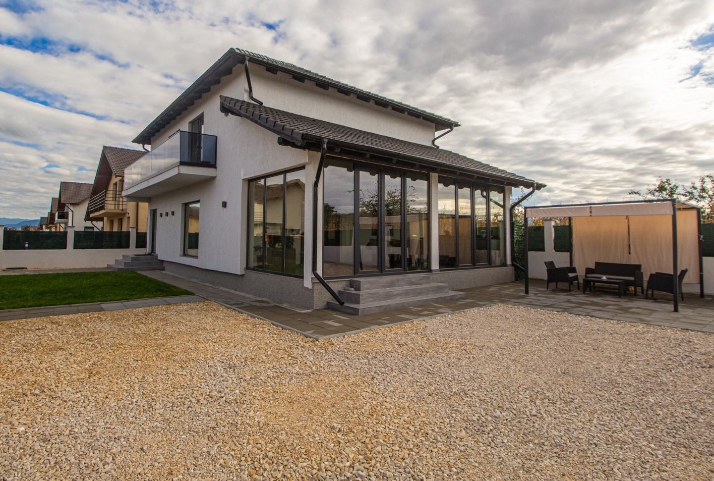 Propunem spre vanzare Casa individuală 4 camere LUX  Stupini - Poză 5