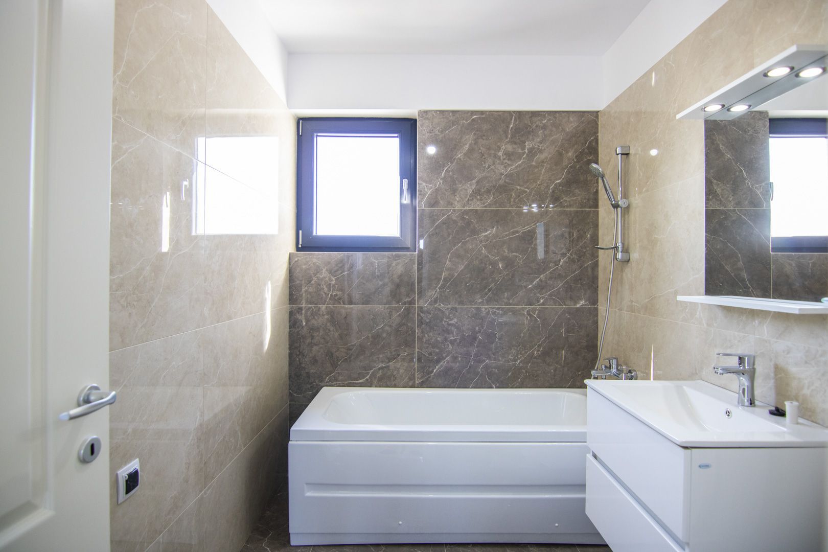 10% DISCOUNT la avans - Doar in IULIE - Poză 7