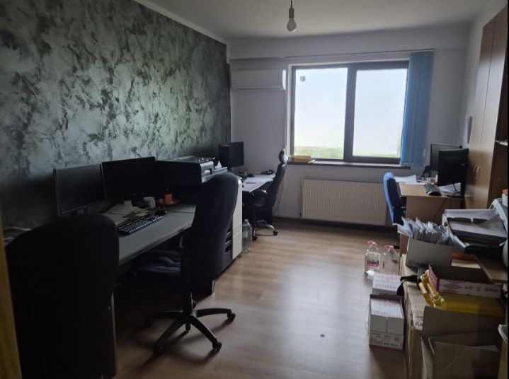 Apartament 2 camere decomandat etaj 2 Cetate 2 balcoane 62 mp. - Poză 1