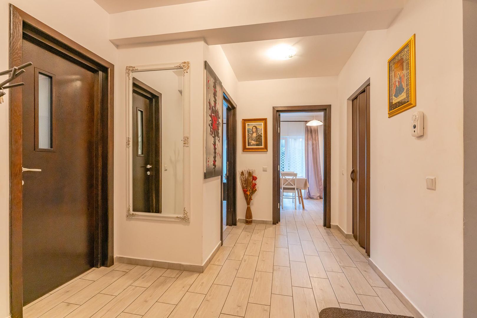 Apartament 2 camere, cu terasă și facilități locale aproape - Poză 11