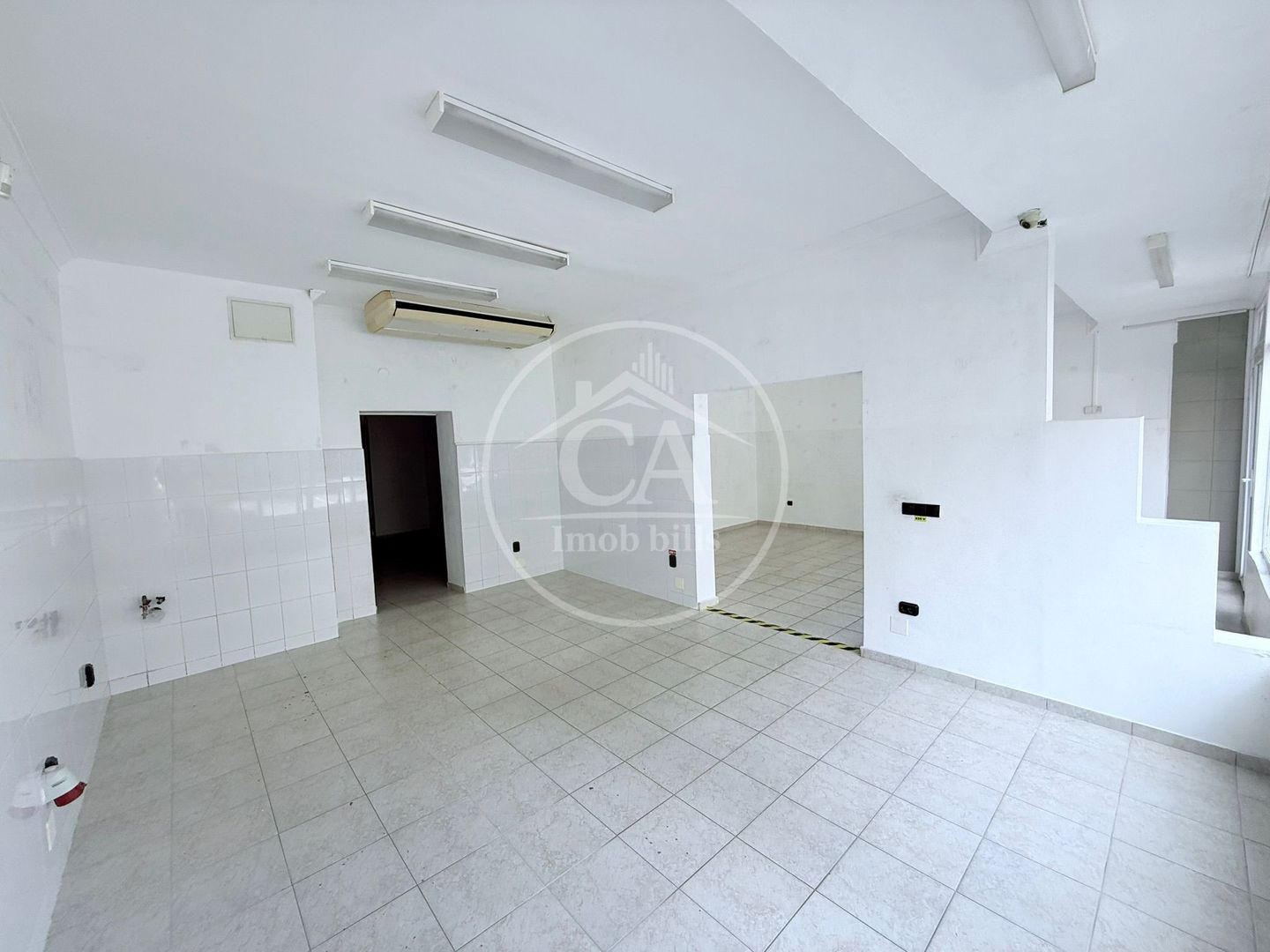 Spatiu comercial cu 2 camere de închiriat în zona Ioșia Nord, Oradea - Poză 2