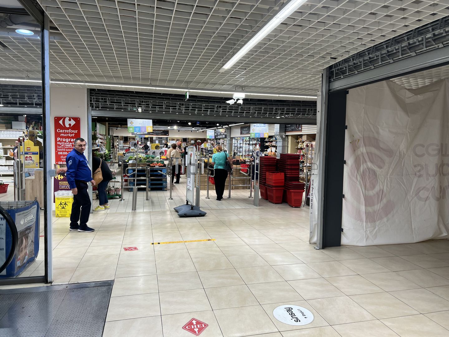 Sapient | Spatii comerciale in centrul comercial - Crisul Center - Poză 1