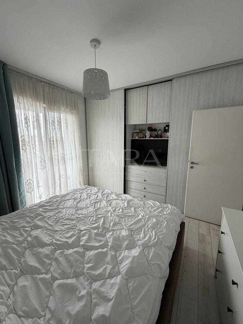 Apartament modern cu terasă generoasă și parcare subterană. - Poză 4