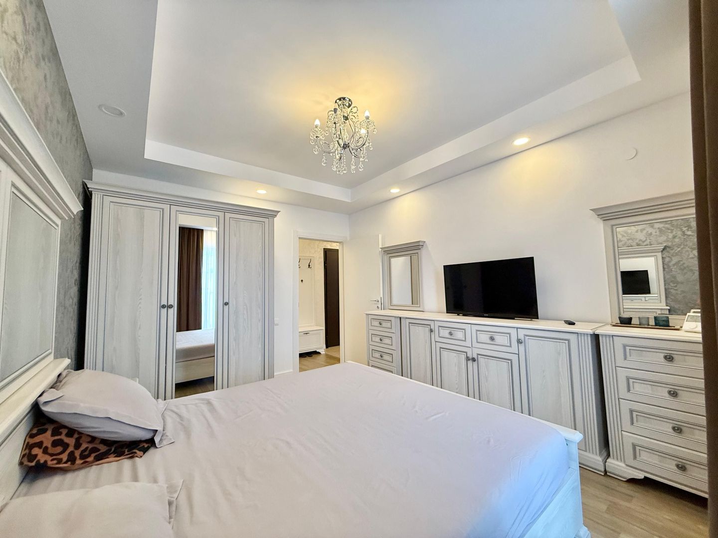 COSMOPOLIS - Apartament cu 3 camere, mobilat si utilat. - Poză 7
