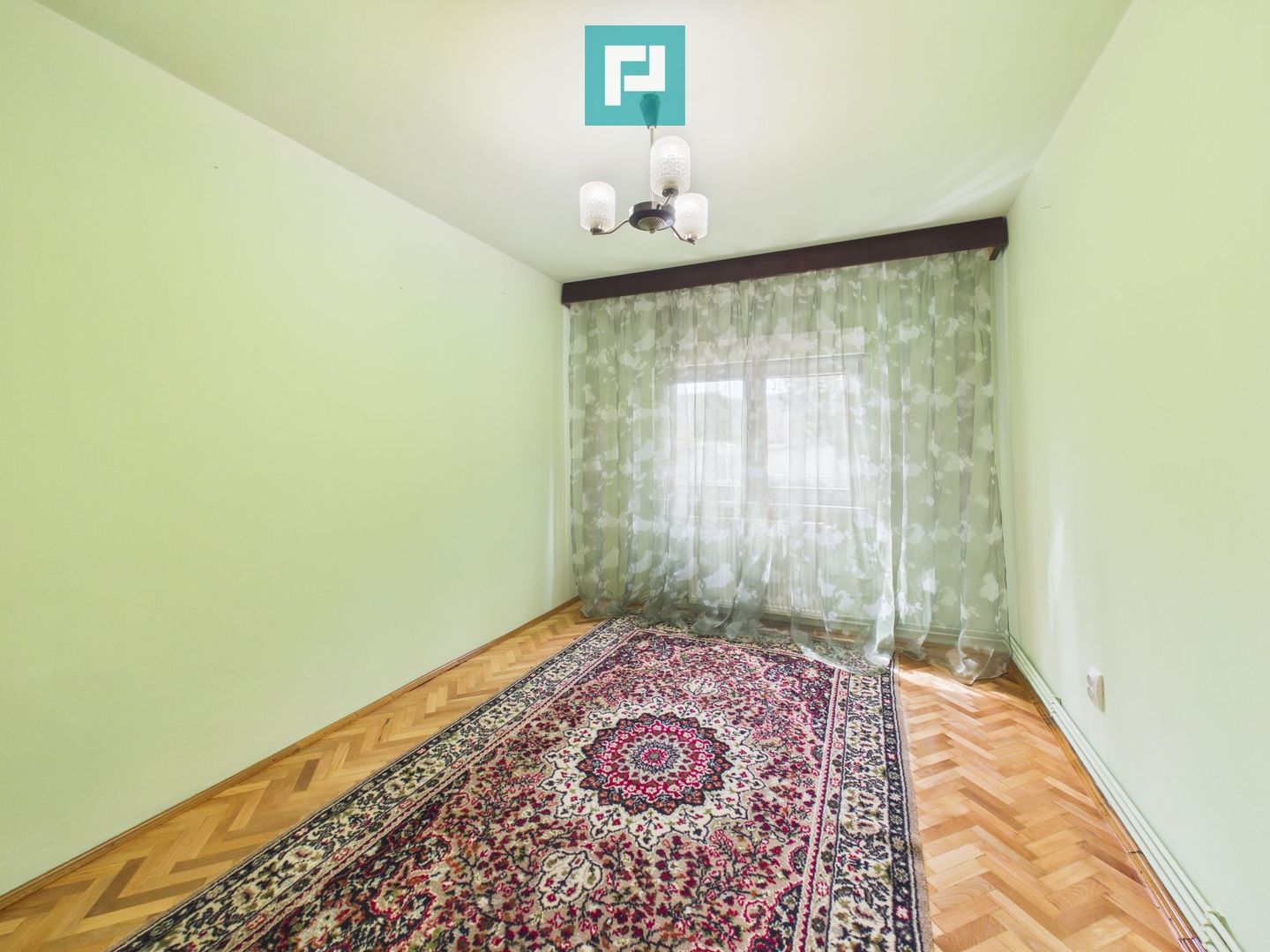 Apartament cu 5 camere în zona Polivalentă - Poză 6