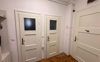 Apartament decomandat 70 mp utili 2 bai pivnita si curte 58 mp Central - Poză 2