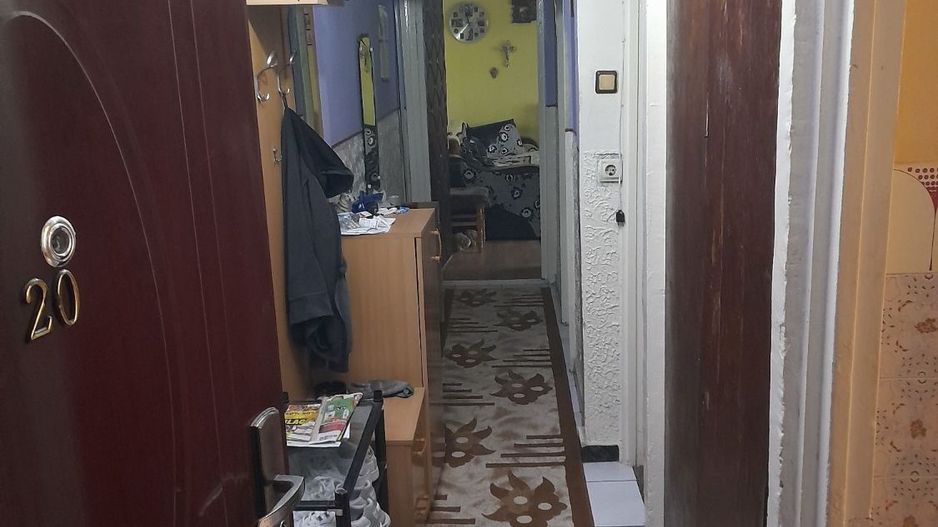 Vand apartament 3 camere zona Casa de cultura - Poză 4