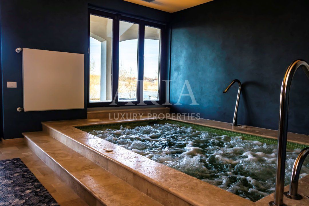 SNAGOV VILA | 36m DESCHIDERE LA LAC | PONTON 250mp | JACUZZI | SPA | BOWLING - Poză 14