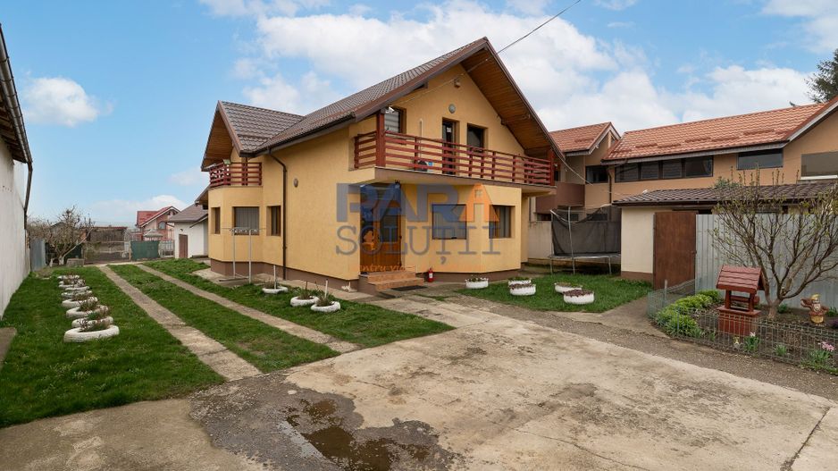 Casă 2013, teren 1366 mp, zonă centrală - Poză 1