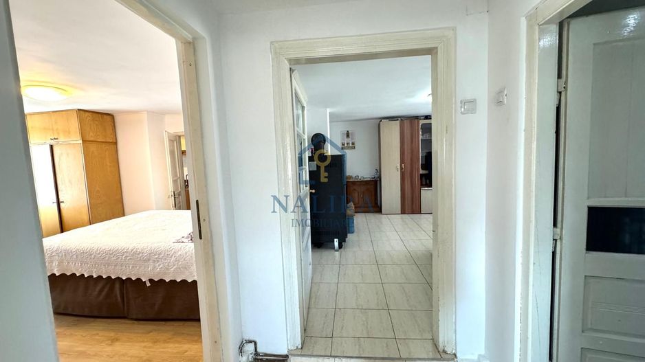 Casa de caramida de vanzare Surdesti cu teren intravilan 5000mp - Poză 6