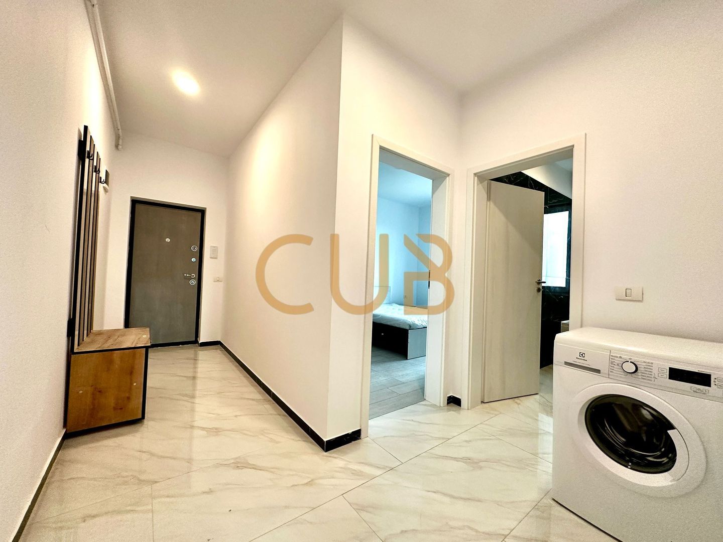 2cam mobilat+utilat | bloc nou,centrala, parcare,lift | Giroc - IQ - Poză 3