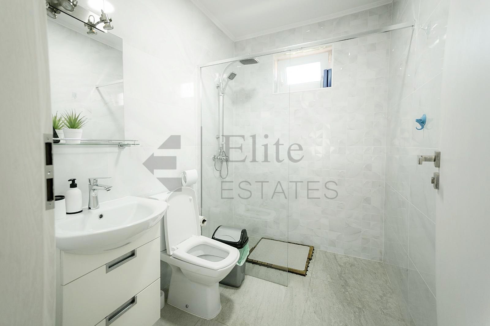 Casa / Pensiune de inchiriat in Baile 1 Mai din Bior - Poză 11