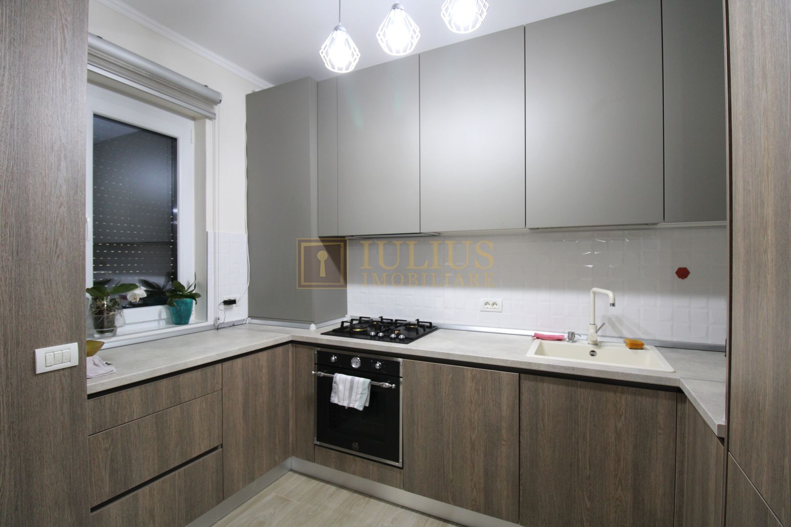 Gradina si terasa + debara; 3 camere mobilate la superlativ. - Poză 6